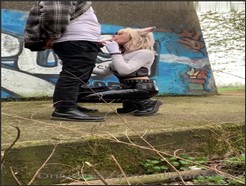 SallyDinosaur – Outdoors Cosplay Blowjob – Gesichtsbesamung inklusive